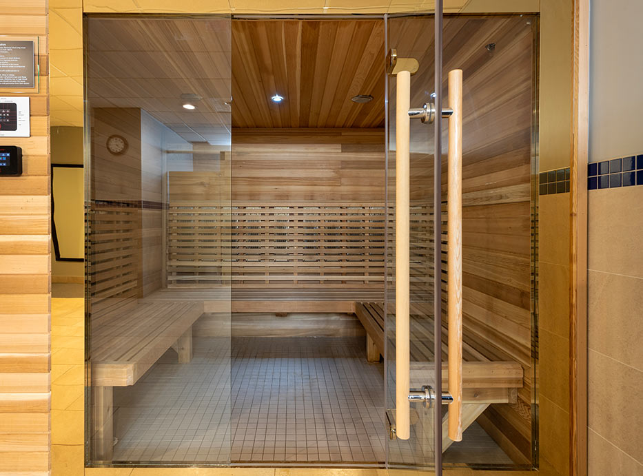  Hot Tub and Sauna