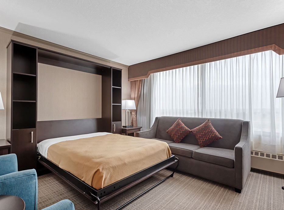 Plaza Suite